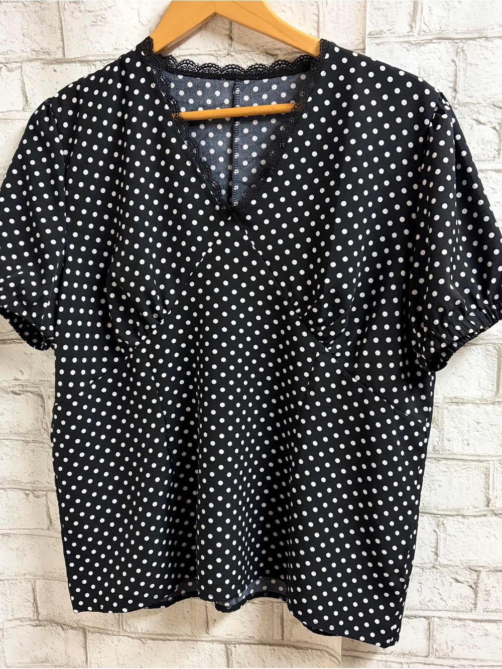 Black Polka Dot Lace-Trim V-Neck Puff Sleeve Waist Cinching Blouse NEW